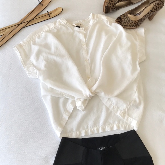 Universal Thread Tops - White cotton button up T-shirt size XL